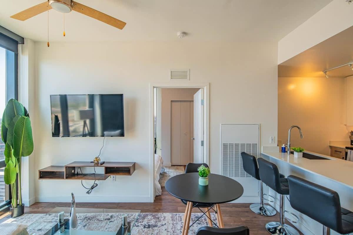 Apartmán Detailed 2Bd, Highrise Dt, Pool, Gym, Parking, Sleeps 8 Phoenix Exteriér fotografie